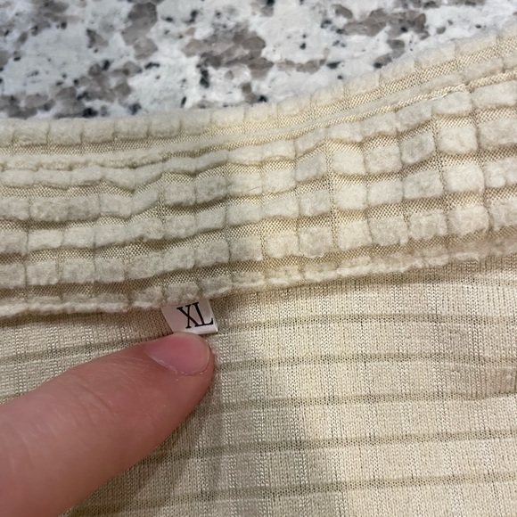 Waffle Knit Pattern Polo NWOT - Picture 3 of 3